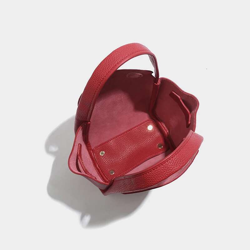 Small Bucket Tote Bags For Women Designer Handbags And Purses 2024 New In Fashion Simple Commuting Shoulder Crossbody