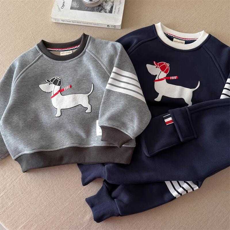Clothing Sets Instant Hair Childrens Velvet Set 2025 Winter Boys Sportswear Baby Cute Dog Two Piece Set TrendyY250227NO36