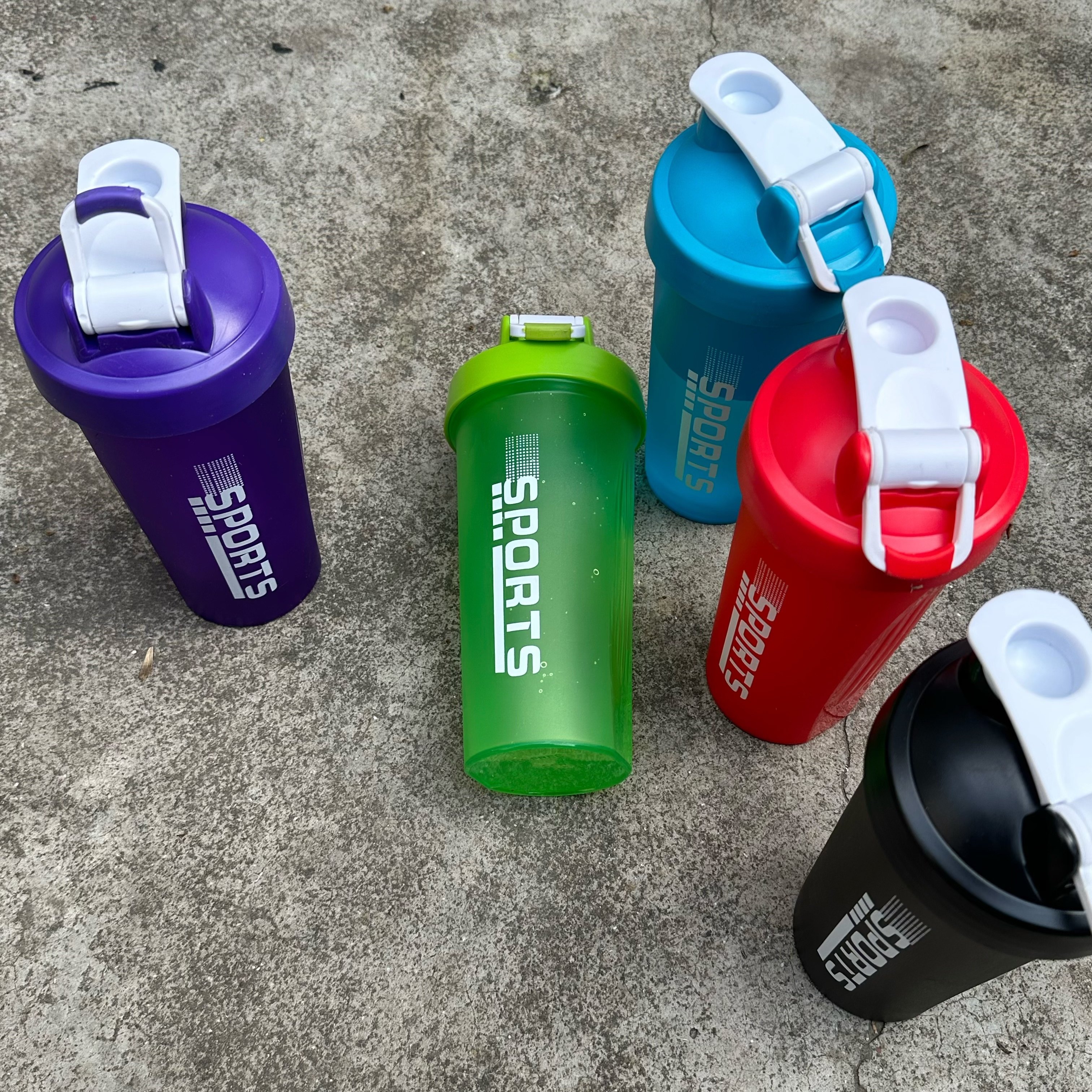 Cute net red sports fitness water cup large capacity portable portable protein powder shaking cup drop-proof student space cups