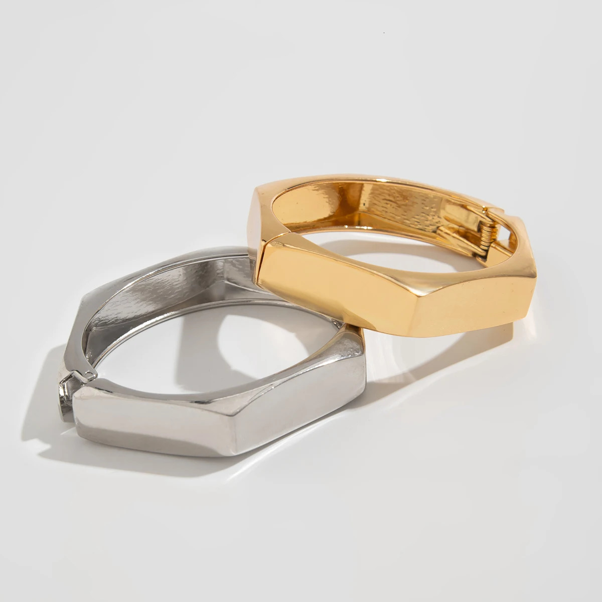 Salircon Simple Vintage Geometric Smooth Metal Bangles Bracelet for Women Men Cool Punk Spring Bangles Jewelry Accessories 250227