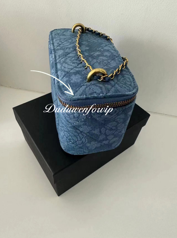 Storage Bag 19X10X11.5Cm organization box with chain party gift full packing color option