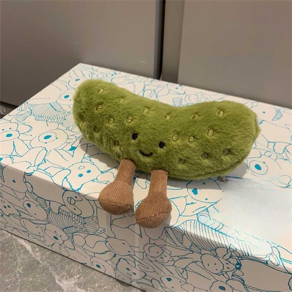 Jec With TagsFun Pickle Plush Doll Sour Cucumber Pendant Vegetable Creative Super Cute Childrens Gift Stuffed Toy Jell Aa779