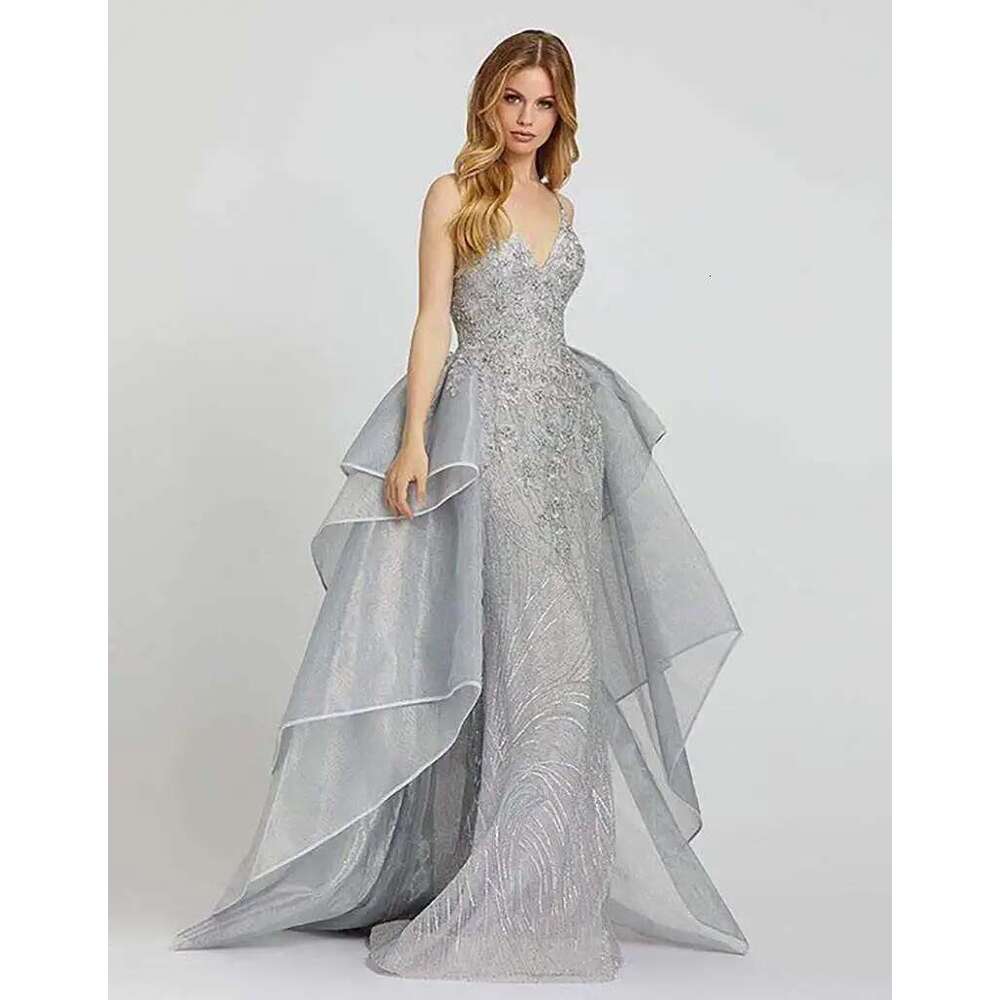Charming mermaid wedding dresses strap spagetti sequins sleeveless detachable train sweep custom robe