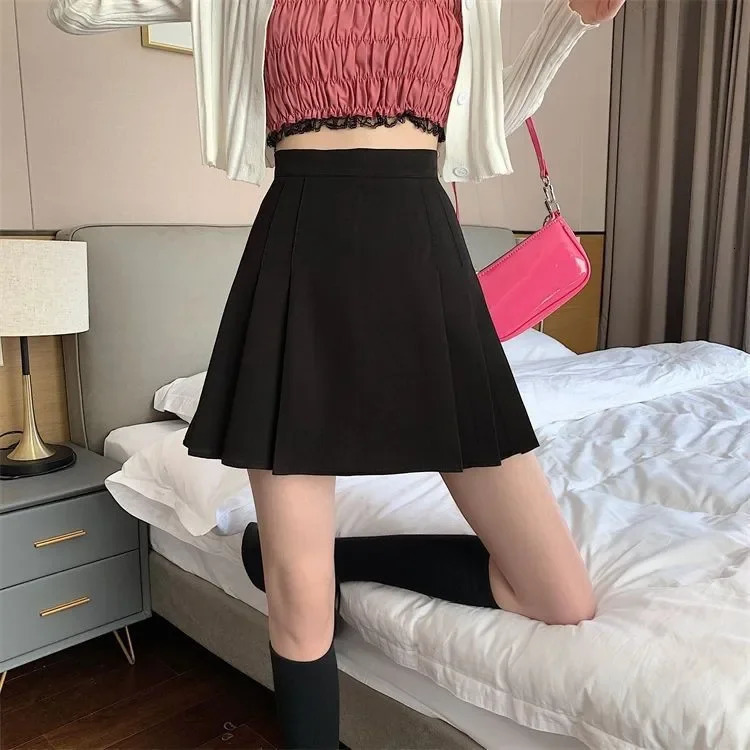 High-Waisted Slimming Petite Black A- Line Skirt Plus Size Multi-Fold Fresh Sweet Style Anti-Exposure Short Length Female Dress 250224