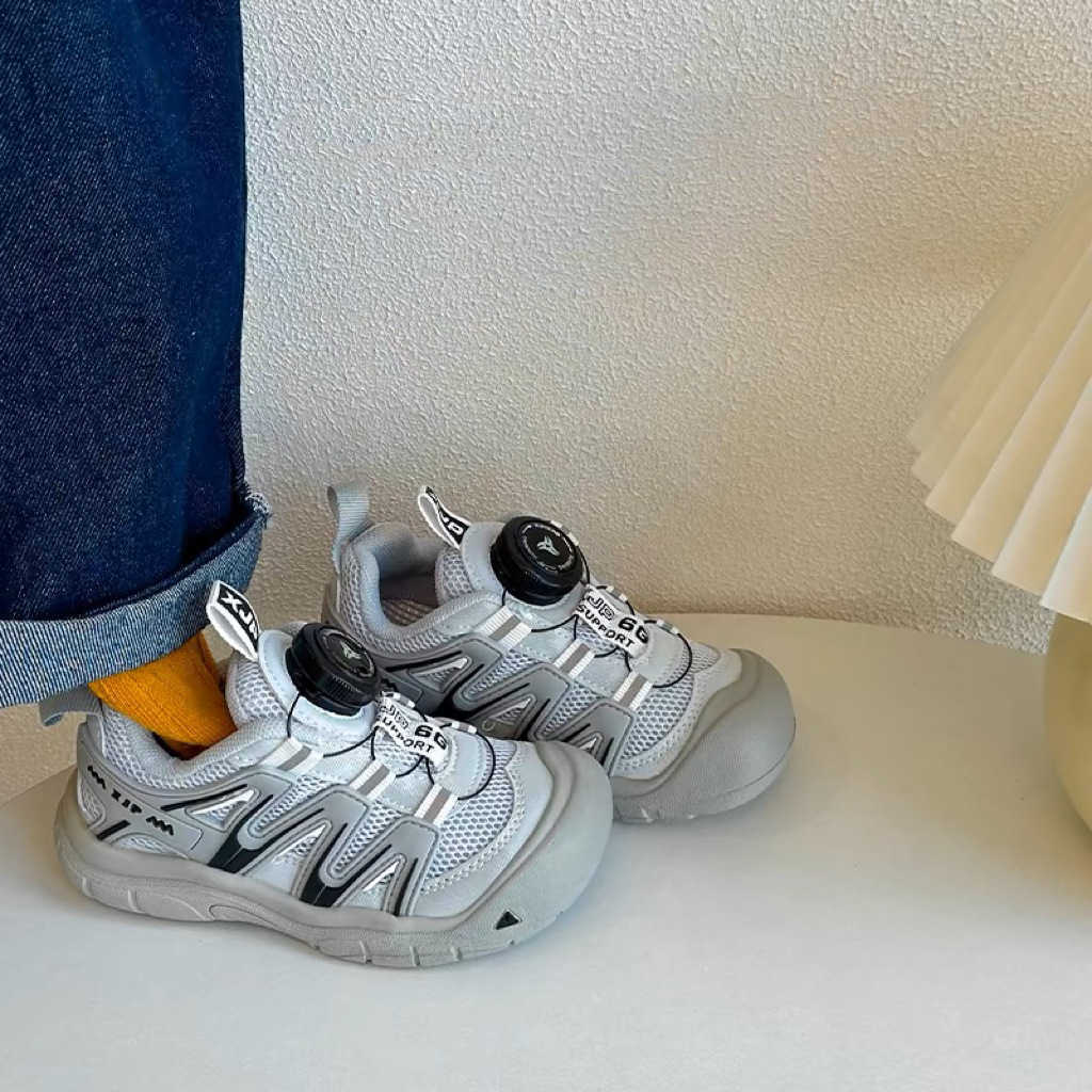 ion childrens sports shoes 2024 Spring and Autumn new style boys outdoor hiking shoes rotating buckle girls breathable running shoes S25226