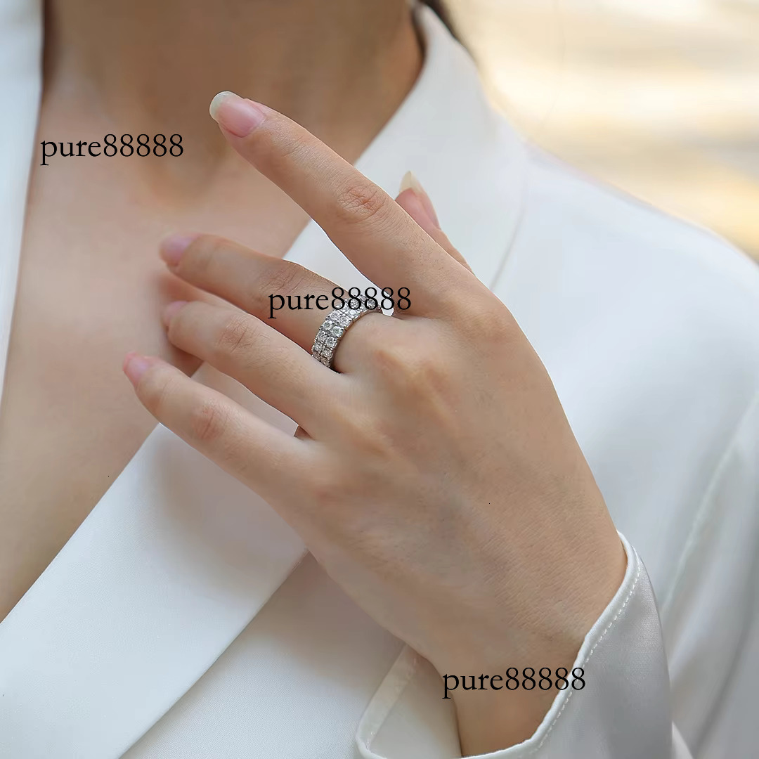 Elegant Moissanite ring for women with sier free GRA certificate