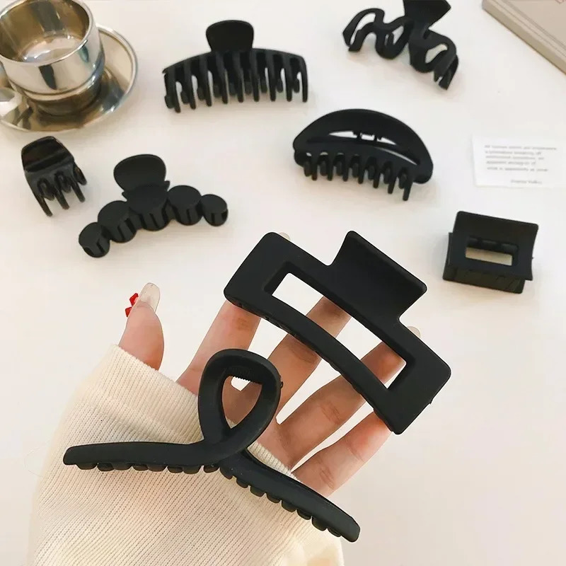 Korean Style Black Large Hair Claws Elegant Acrylic Hairpins Barrette Crab Clips Headwear for Women Girls Accessories 250218