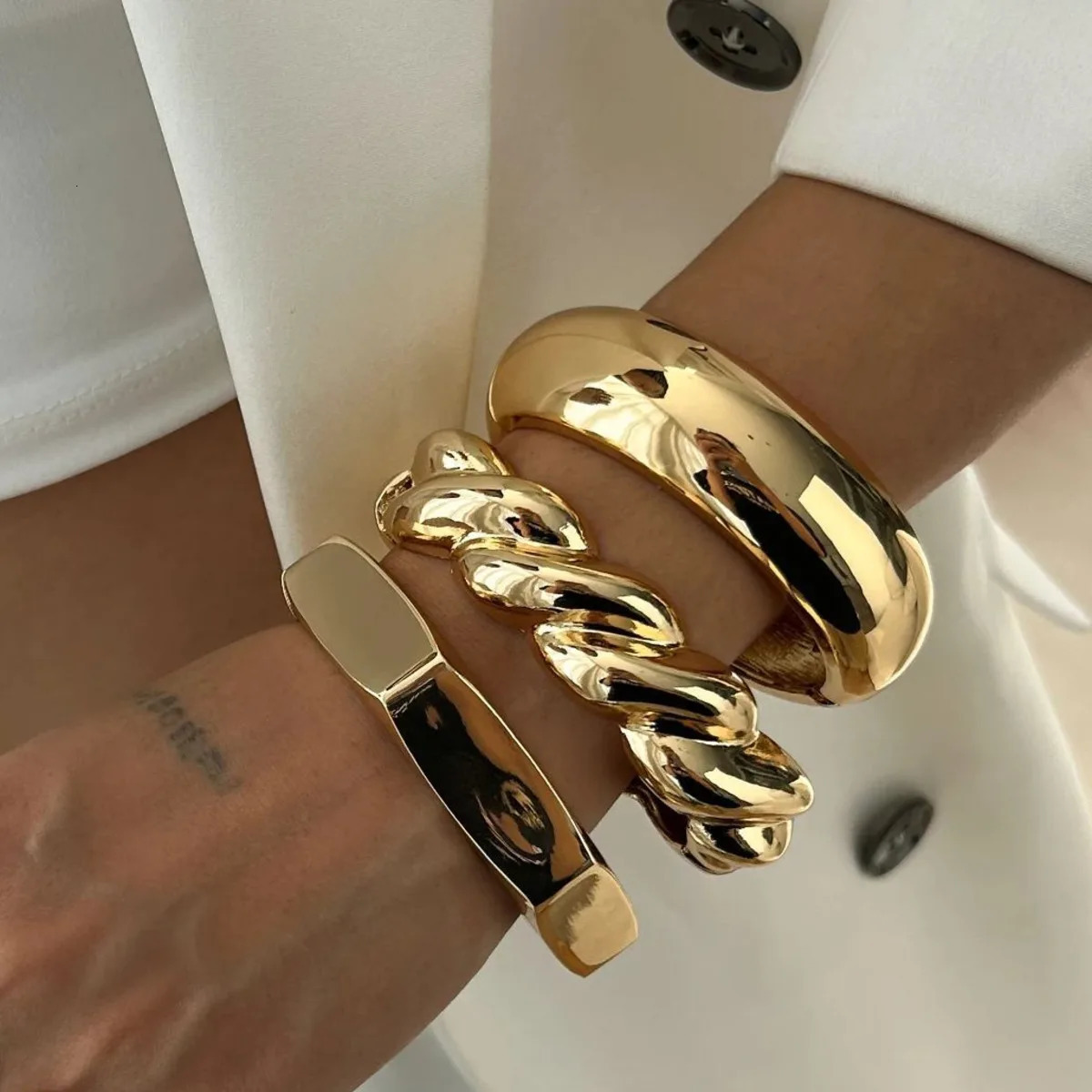 Salircon Simple Vintage Geometric Smooth Metal Bangles Bracelet for Women Men Cool Punk Spring Bangles Jewelry Accessories 250227