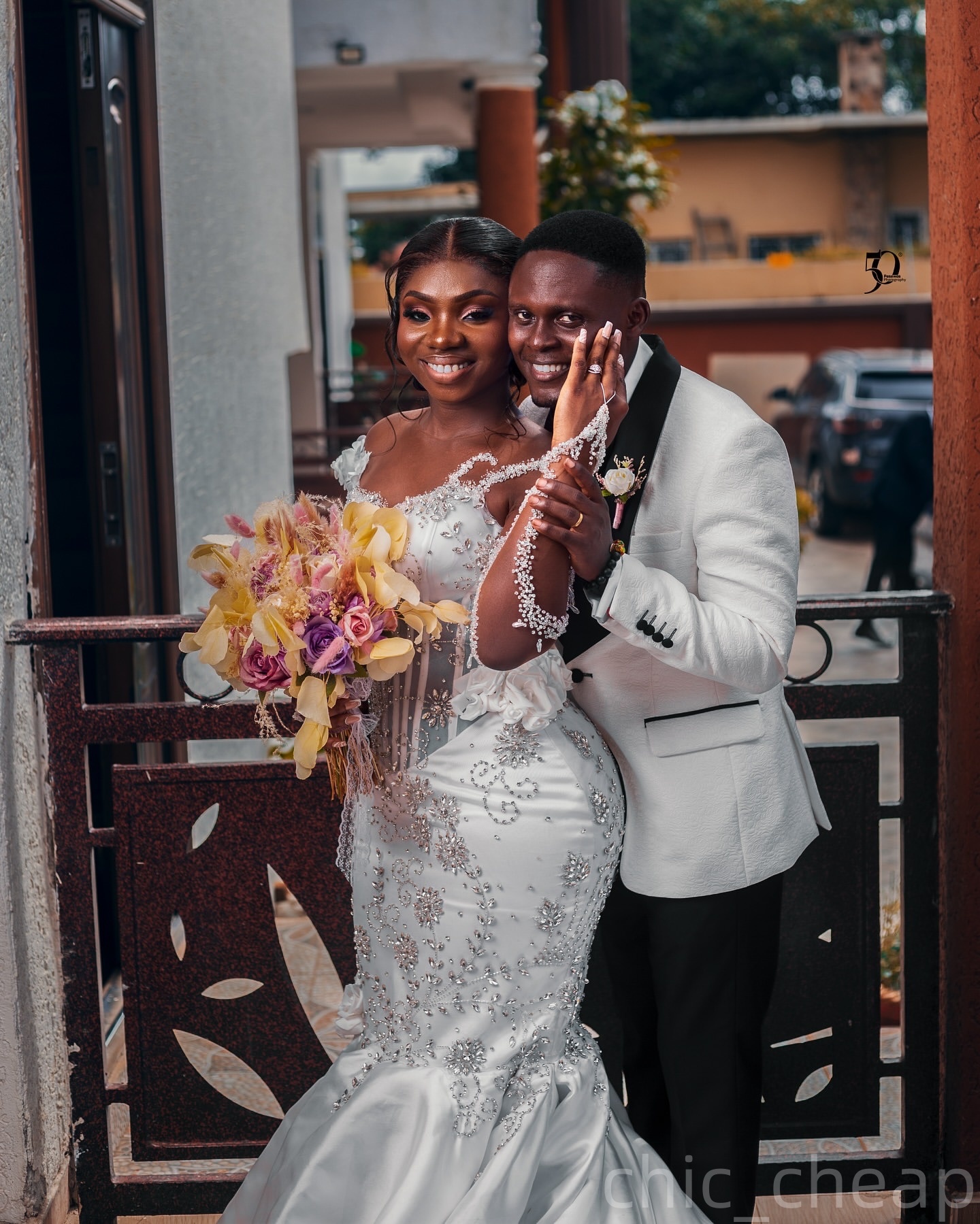 2025 Arabic Aso Ebi White Wedding Dress Beaded Crystals Sheer Neck Full Sleeves Satin Luxuirous Bridal Gowns Dresses ZJ045