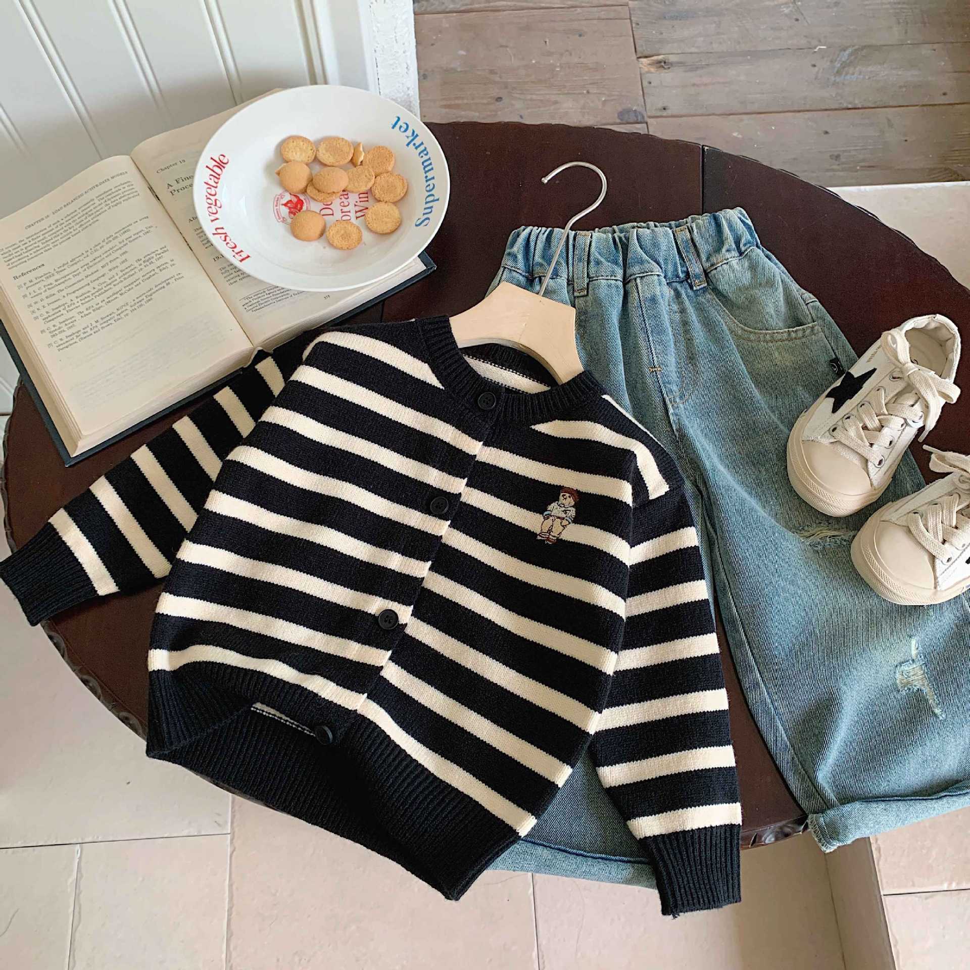 Pullover 2025 Childrens Spring and Autumn New Top Fashionable Boys Western Style Coat Spring and Autumn Trendy Boys Baby Knitted ClothesY250227P1N0