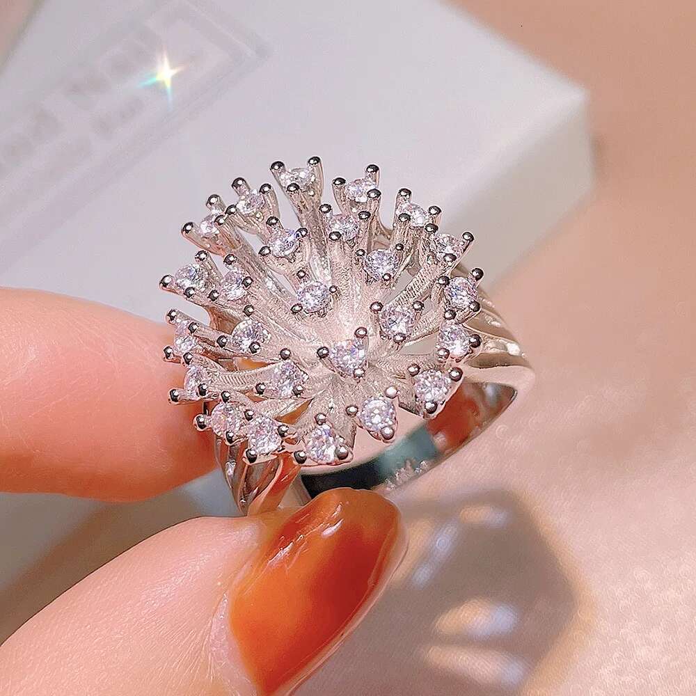 2022 NEW Princess Cut Big Rings For Women Moissanite Gemstones Cubic Zirconia S Sier Engagement Wedding Geometry Jewelry
