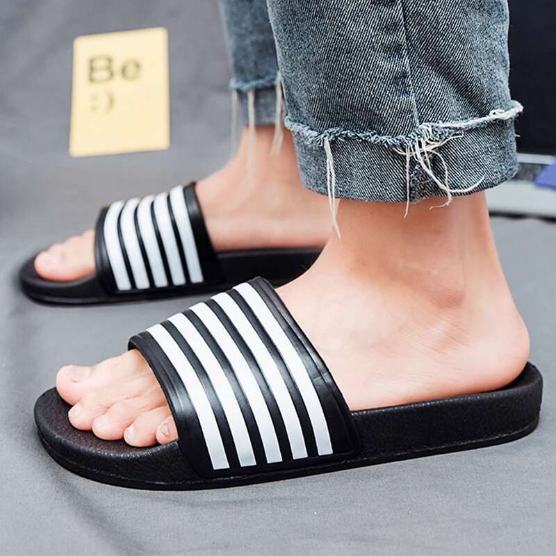 2025 New Men's And Women's Summer Striped Pool Slide Designer Sandals Couple's Leisure Slide Beach Large Sandals Unprinted Women's