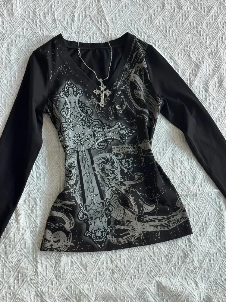 HOUZHOU Vintage Gothic Tshirts Women Y2k Black Punk Graphic Tshirt Grunge Retro Sexy Vneck Cotton Tees Aesthetic Harajuku Top 250226