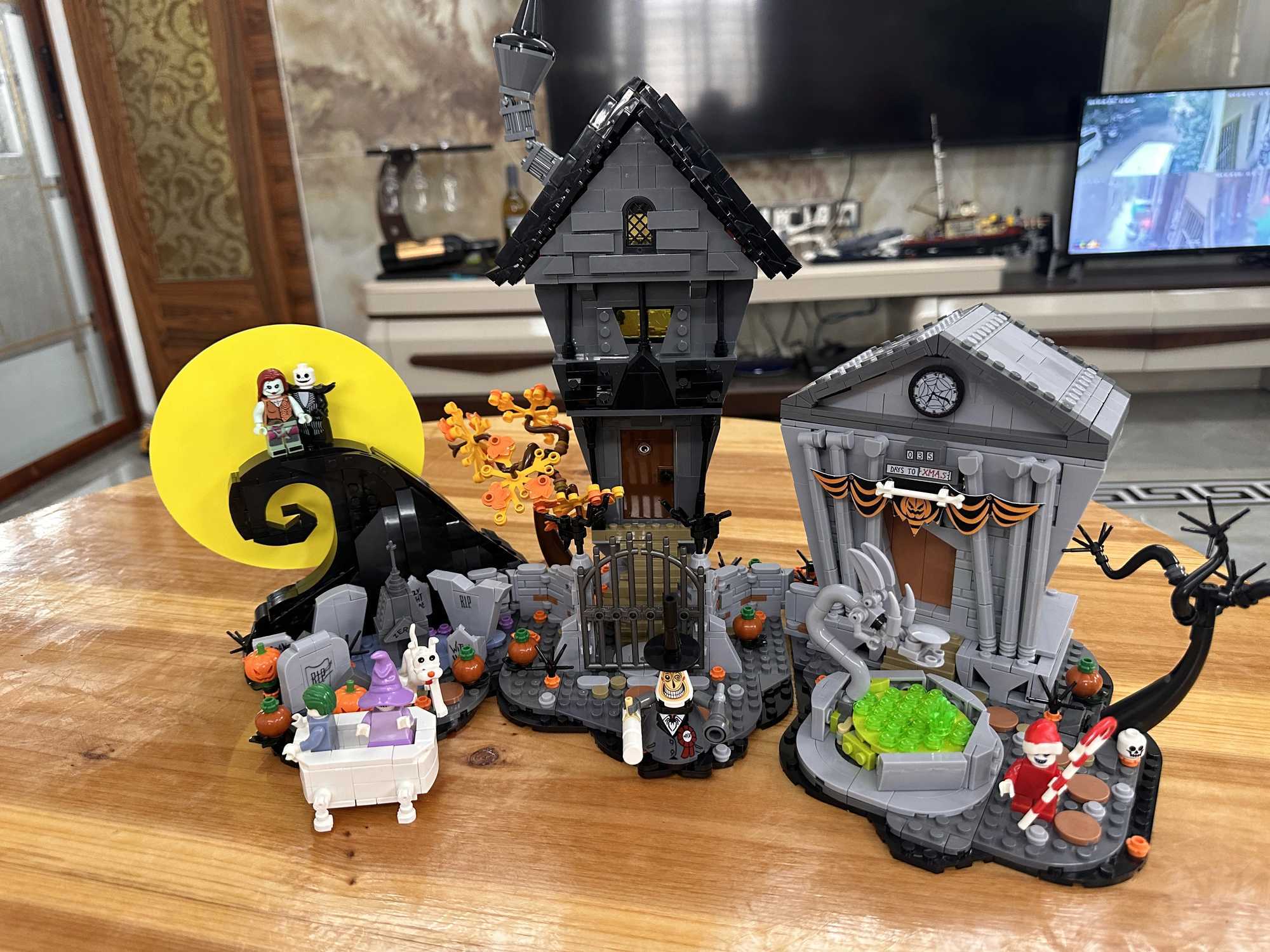 Christmas/Halloween-Themed Craft Activity Box - Build Your Own Miniature House Kits