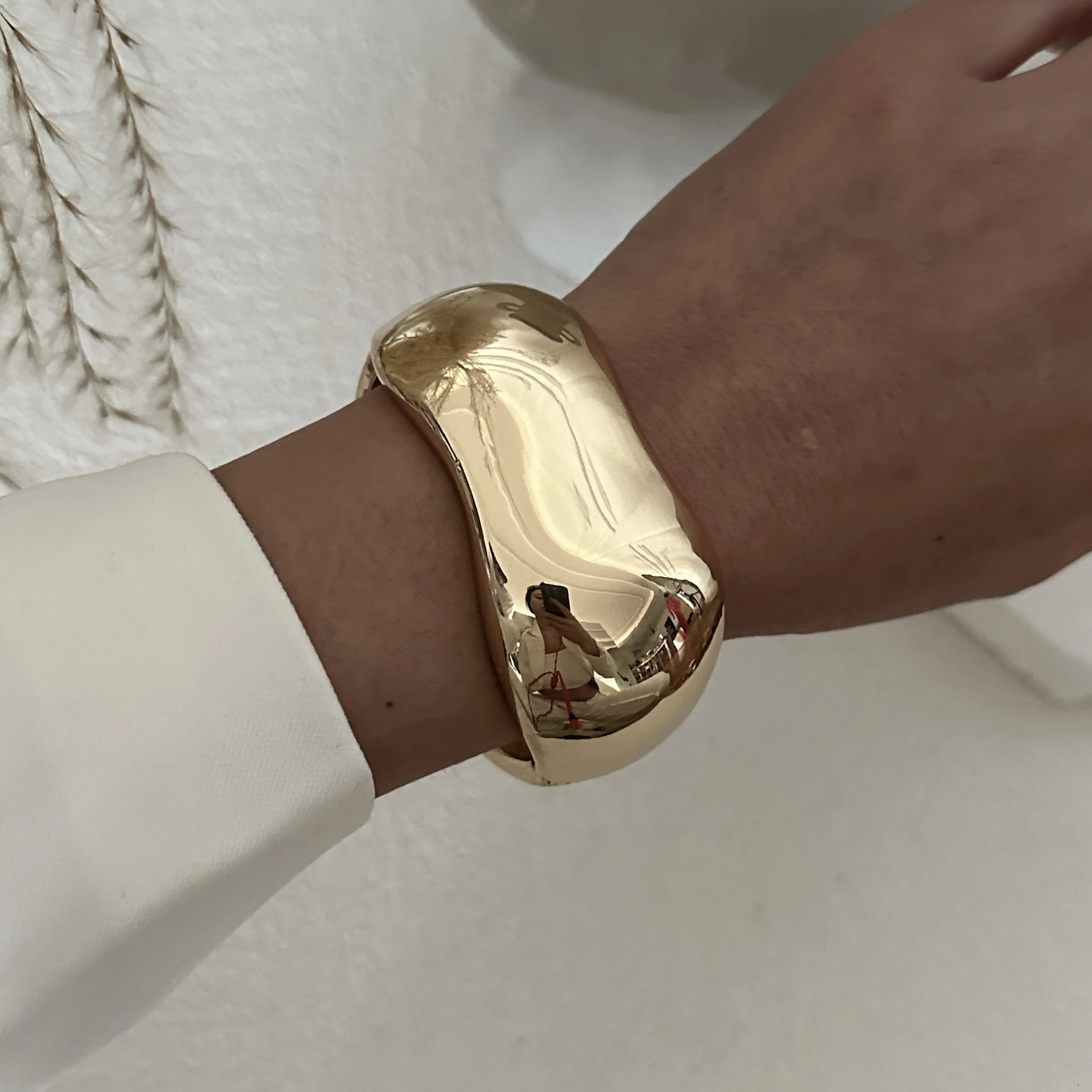 Exaggerated Punk Smooth Chunky Spring Bangles For Women Hip Hop Heavy Metal Gold Color Arm Bracelet Steampunk Men Jewelry 250227