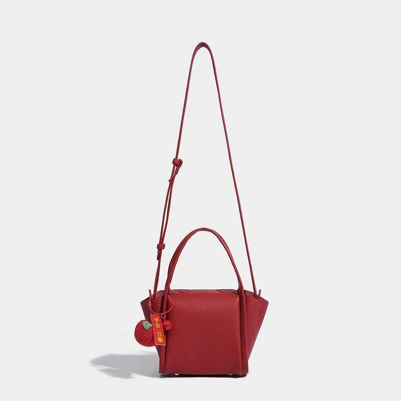 Small Bucket Tote Bags For Women Designer Handbags And Purses 2024 New In Fashion Simple Commuting Shoulder Crossbody