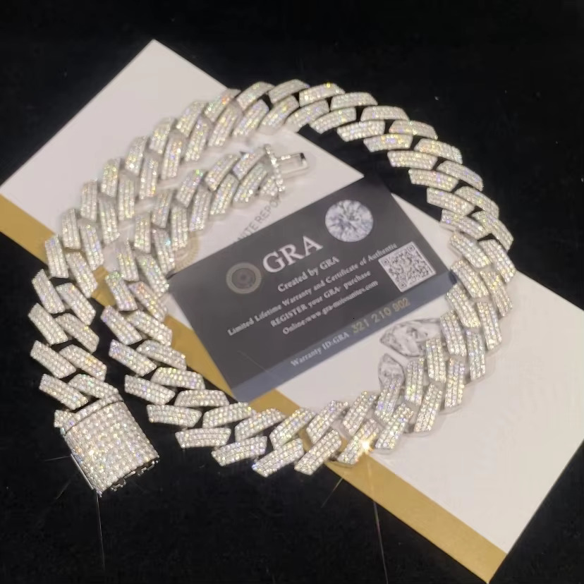 20mmChic & Durable VVS Standarded Men's/Women's Jewelry Piece: Iced Out Chain Featuring Exquisite Diamonds