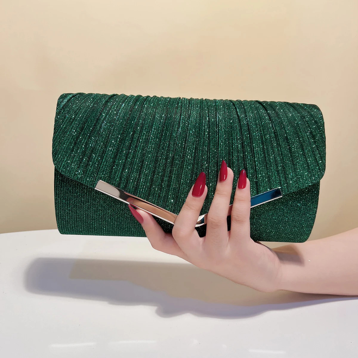 Golden Classic Simple Woman Charm Clutch Bags Glitter Shiny Evening Bag Banquet Party Handbag Metal Chain Crossbody 250226