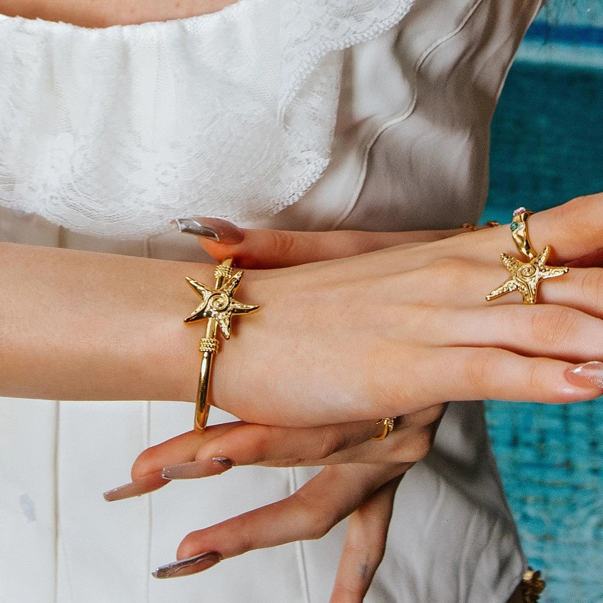 Youthway Gold Plated Stainless Steel Starfish Thread Hammer Pattern Open Bracelet Bangle For Women Bohemia Trendy Jewelry Gift 250227