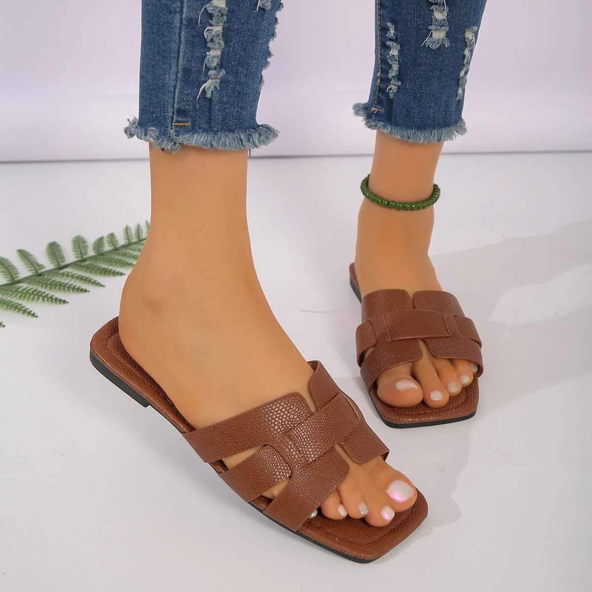 Summer New Women's Fashion Casual Sandals Multi Functional Outdoor Designer Sandals Outdoor Wear Flat Slippers White Beach Slippers