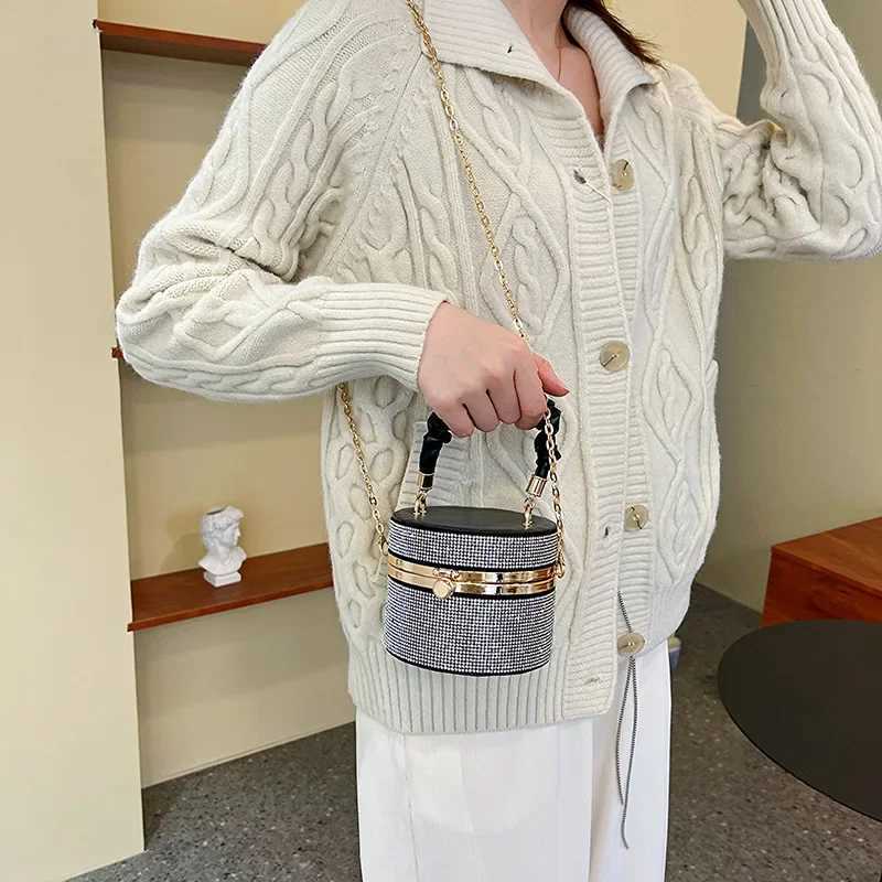Shoulder Bag Crossbody Bags for Women Cluh with Rhines Bucket Womens Fi 2023 Shining Metallic Messenger HandbagsXJ250227