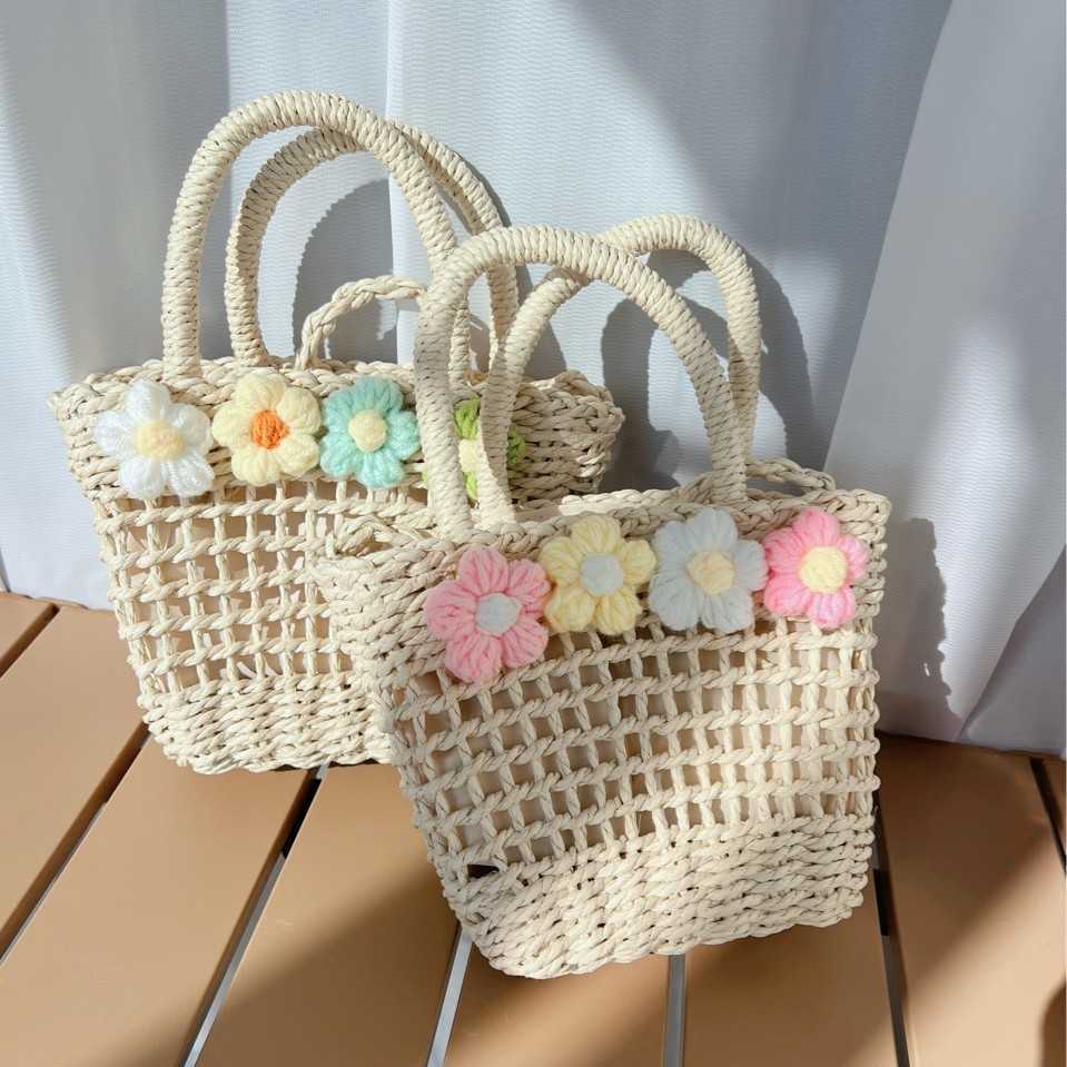 Small fresh flower woven bag for women 2025 new cute girl handbag beach vacation crossbody beach bag