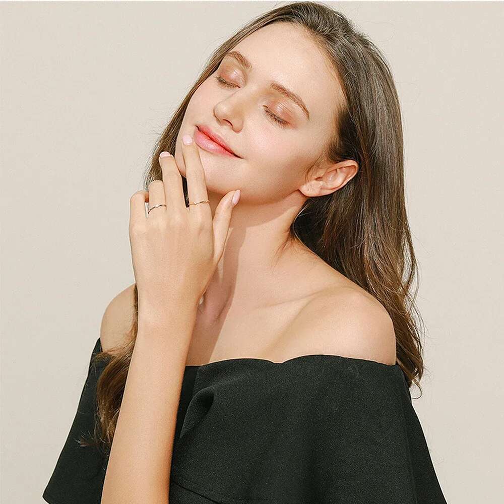 Exquisite Moissanite Finger Ring For Women Gold Plated Sterg Sier Elegant Rings With 2mm D Color Round Lab Dia