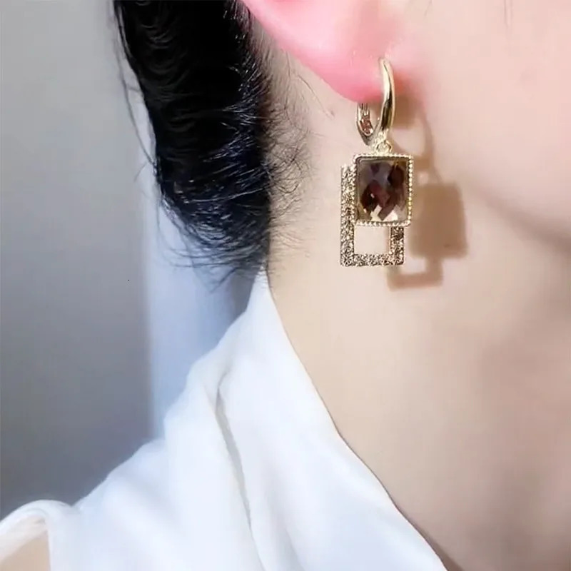 Exquisite Geometric Brown Zircon Earrings for Women Fashionable Personalized Daily Accessories Party Jewelry Birthday Gifts 250210