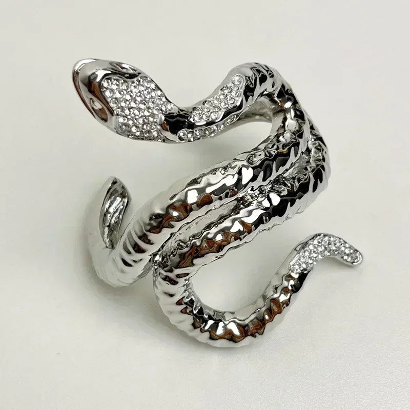 Fashion Jewelry European and American Irregular Snake Bracelets For Women Party Gifts Cool Trend Accessories Selling 250227