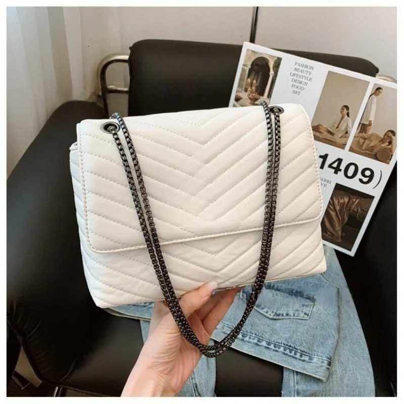 Ship from US Vintage High Quality Floral Trendy Lock Chain Womens Shoulder Crossbody Bag Underarm Crossborder 250227FBB