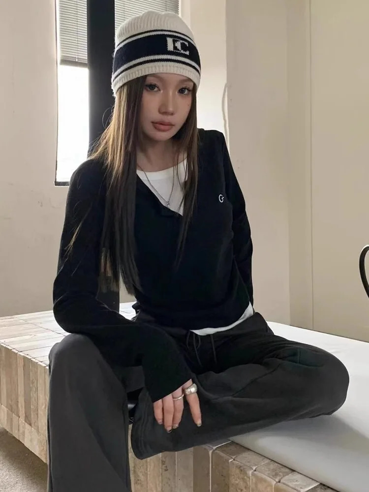 Autumn Winter Long Sleeves Korean Fashion Style Oneck Tshirt For Women two items Tshirts Ladies Top Tee Clothes 250226