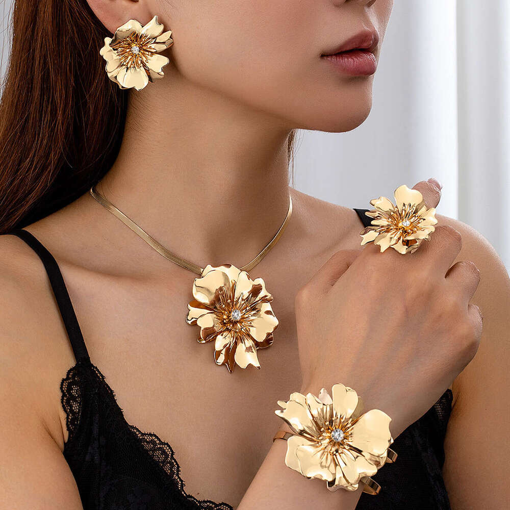 designer bracelet New 5-piece of fashionable and high-end accessories, wer inlaid necklace, bracelet, women's jewelry set