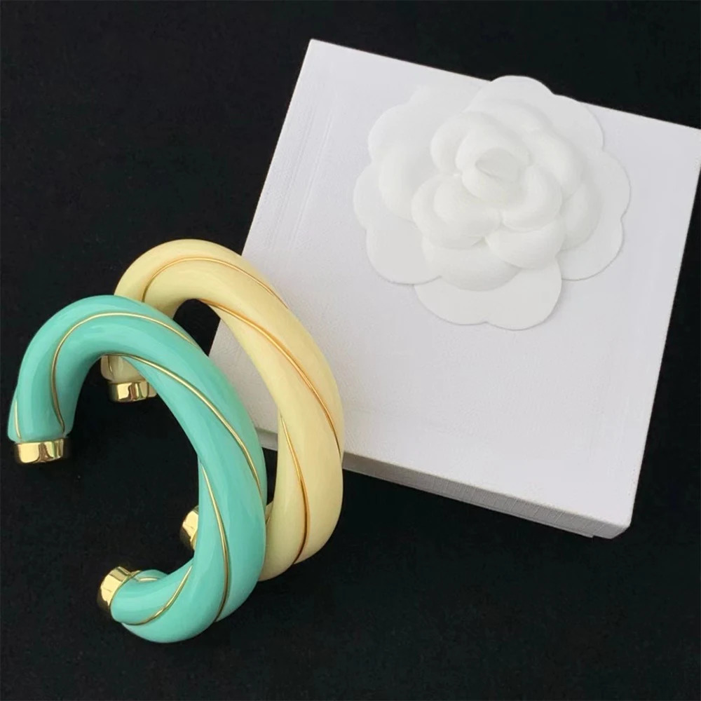 Temperament Advanced personalized Twisted gold border resin open bracelet for womens Girl party gift Jewelry accessories 250227