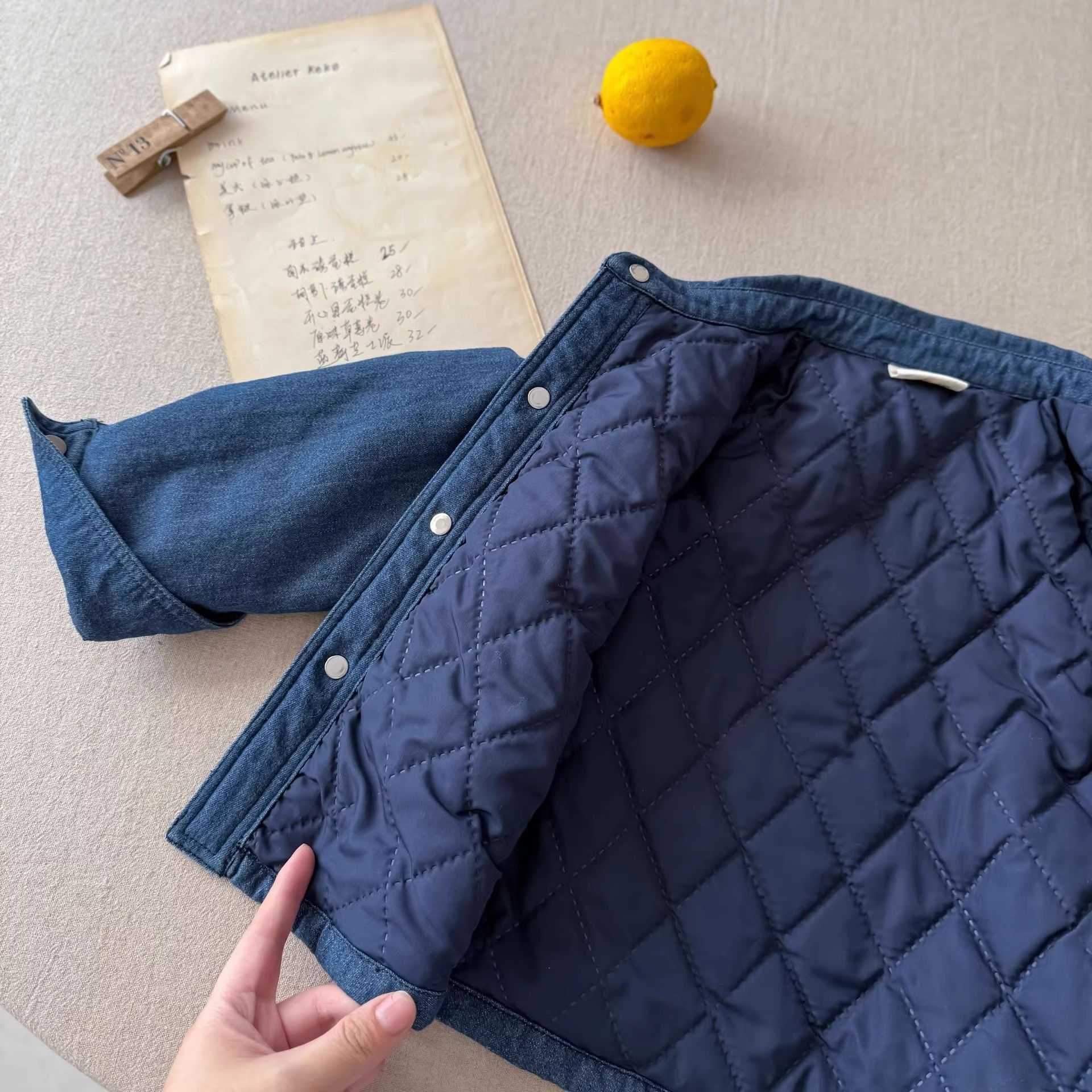Jackets Cute childrens cotton jacket 2025 winter edition boys cartoon teddy bear denim shirt girls stylish cotton shirtY2502274V7X