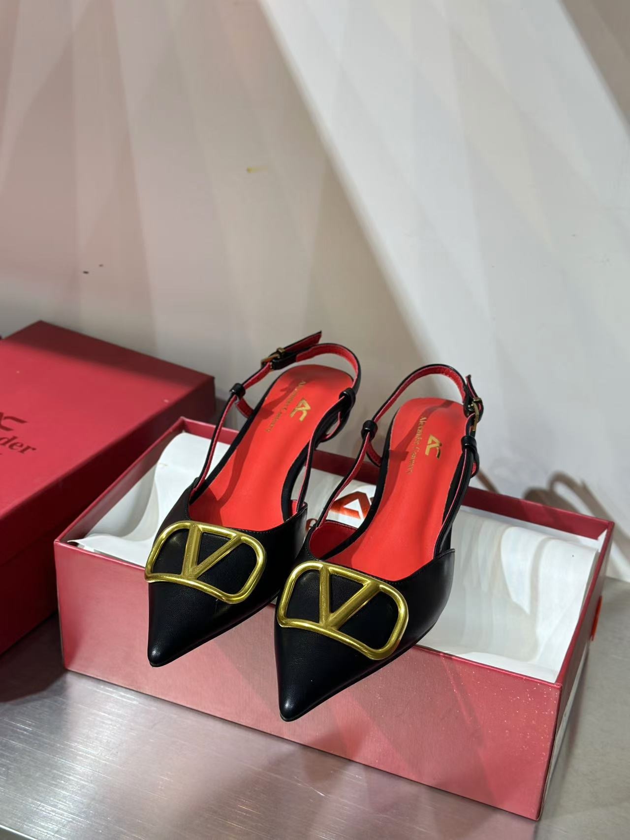 Designer Shoes Classics Metal Buckle High Heels Women Sandals Pointed Toe Thin Heel 4cm 6cm 8cm 10cm Summer Woman Wedding Shoes 35-44