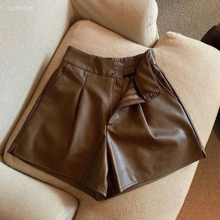 Womens fashionable side pocket black synthetic leather shorts retro high waisted zipper flying womens shorts without print PU Y2k sexy 250225