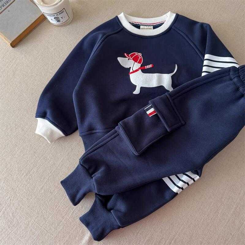 Clothing Sets Instant Hair Childrens Velvet Set 2025 Winter Boys Sportswear Baby Cute Dog Two Piece Set TrendyY250227NO36