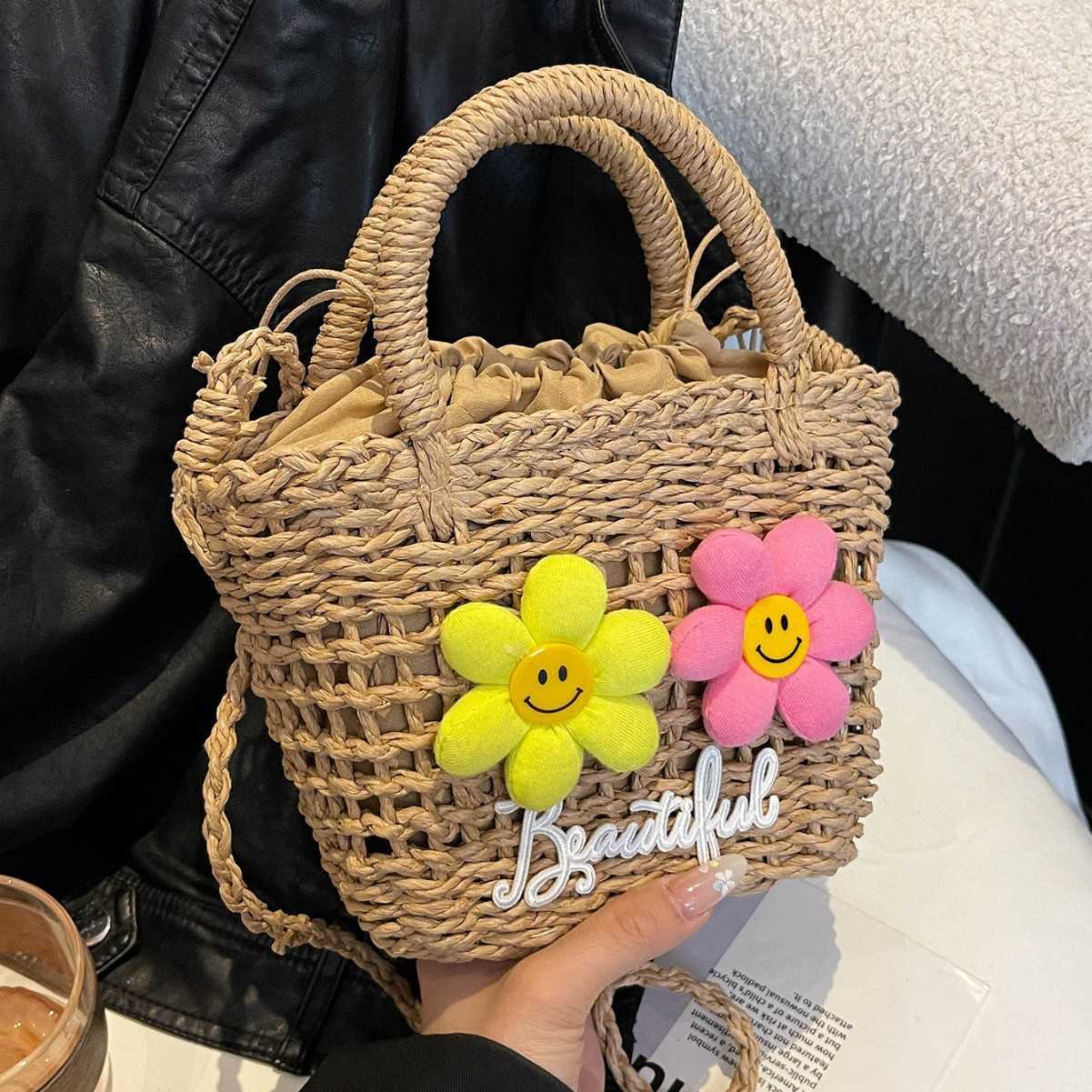 Summer woven bag 2025 new style, fresh and stylish, versatile handbag for young girls, beach vacation, beach crossbody bag