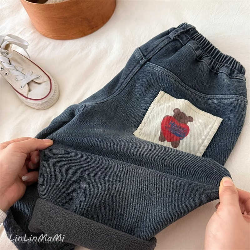 Jeans Childrens Velvet Jeans 2025 Winter Korean Edition New Product Mens and Womens Cartoon Bear Casual Pants Baby Straight Leg PantsY25022782GF