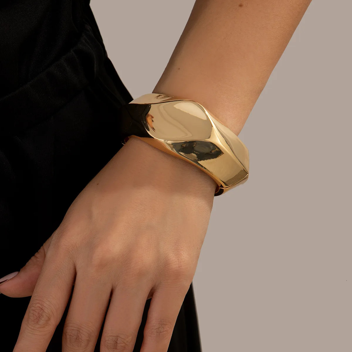 DIEZI Different Style Punk Cuff Bangles Bracelets Exaggerated Gold Silver Color Metal Geometric Wide Spring Bangles Women Men 250227