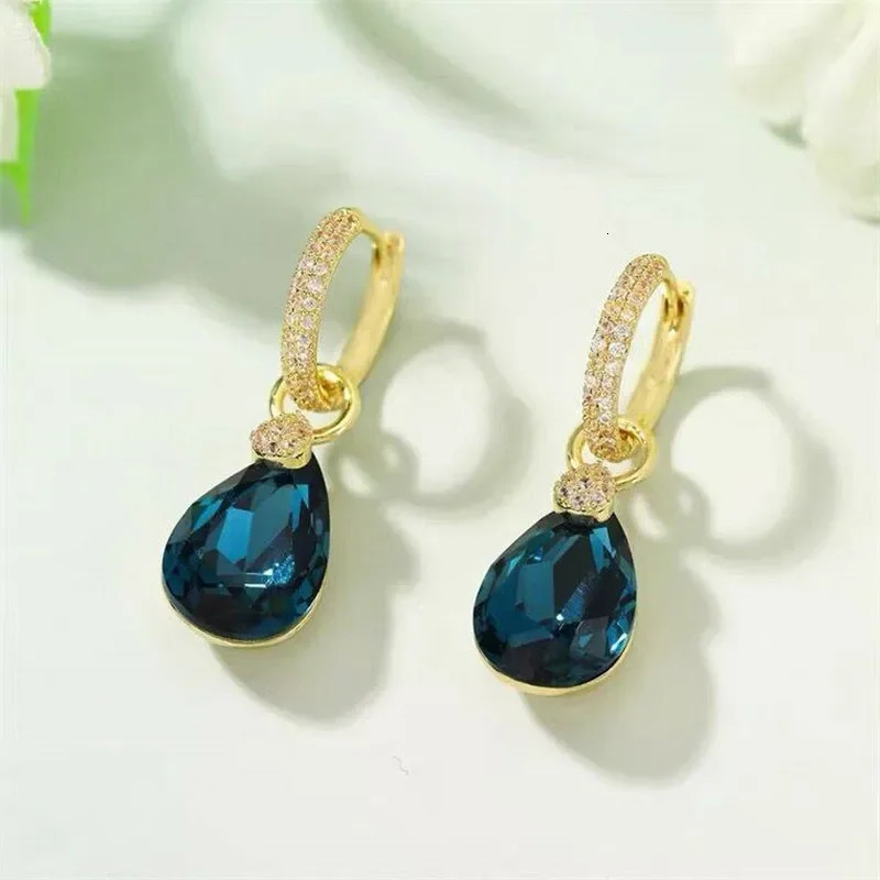 Exquisite Blue Dropshaped Crystal Pendant Earrings For Women Fashion Personalized Daily Accessories Party Jewelry Birthday Gift 250210