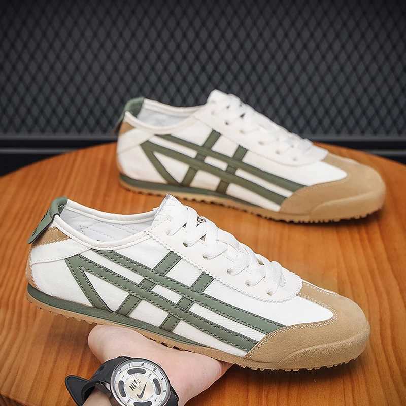 Mens Classic Running Shoes Lace up Flat Bottom Sports Shoes Soft Sole Walking Shoes Breathable Canvas Shoes Forrest Gump Shoes Z250227