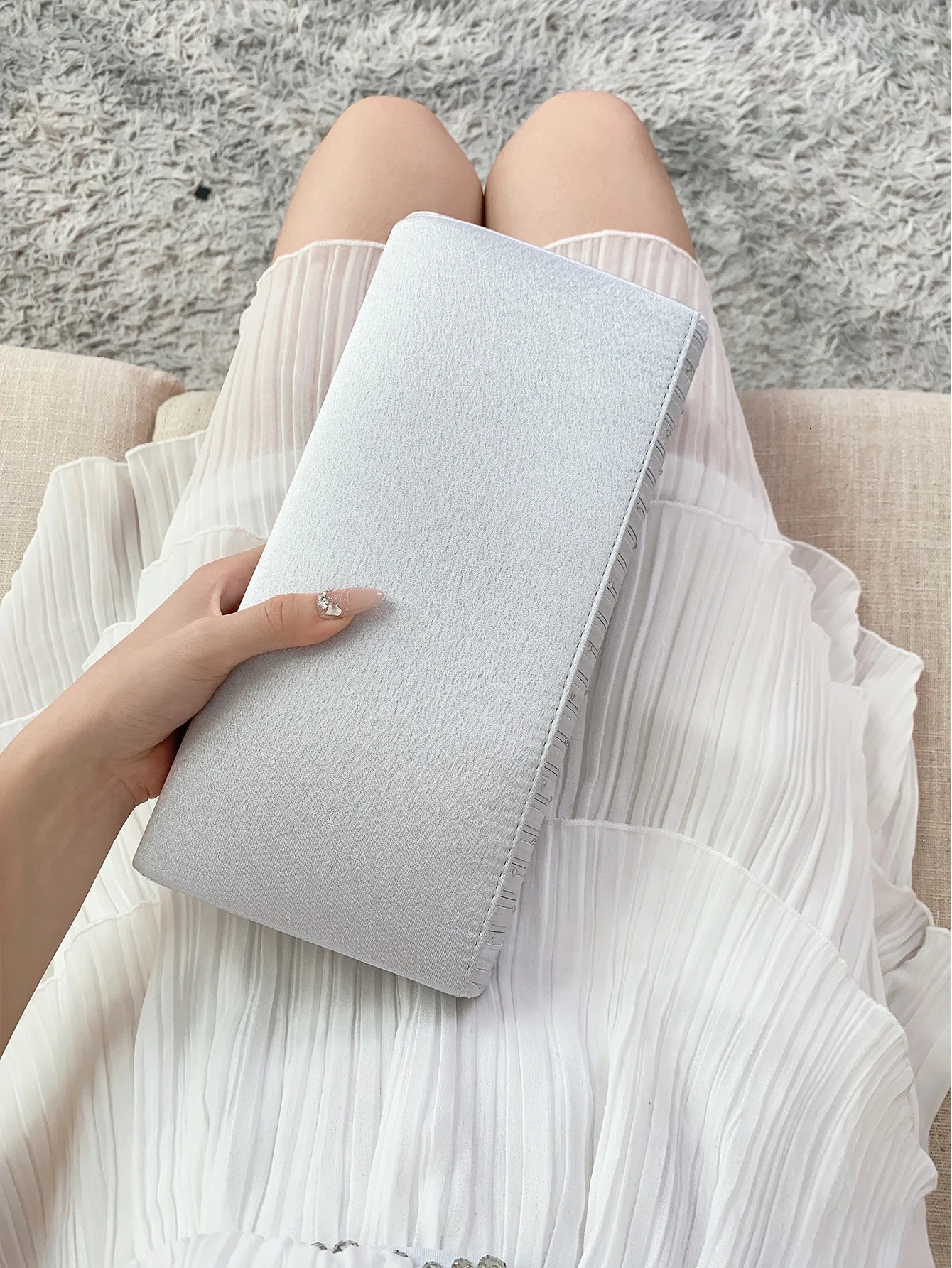 Gorgeous and trendy rhinestone decorated party girl clutch classic retro music festival carnival evening bag suitable for 250226