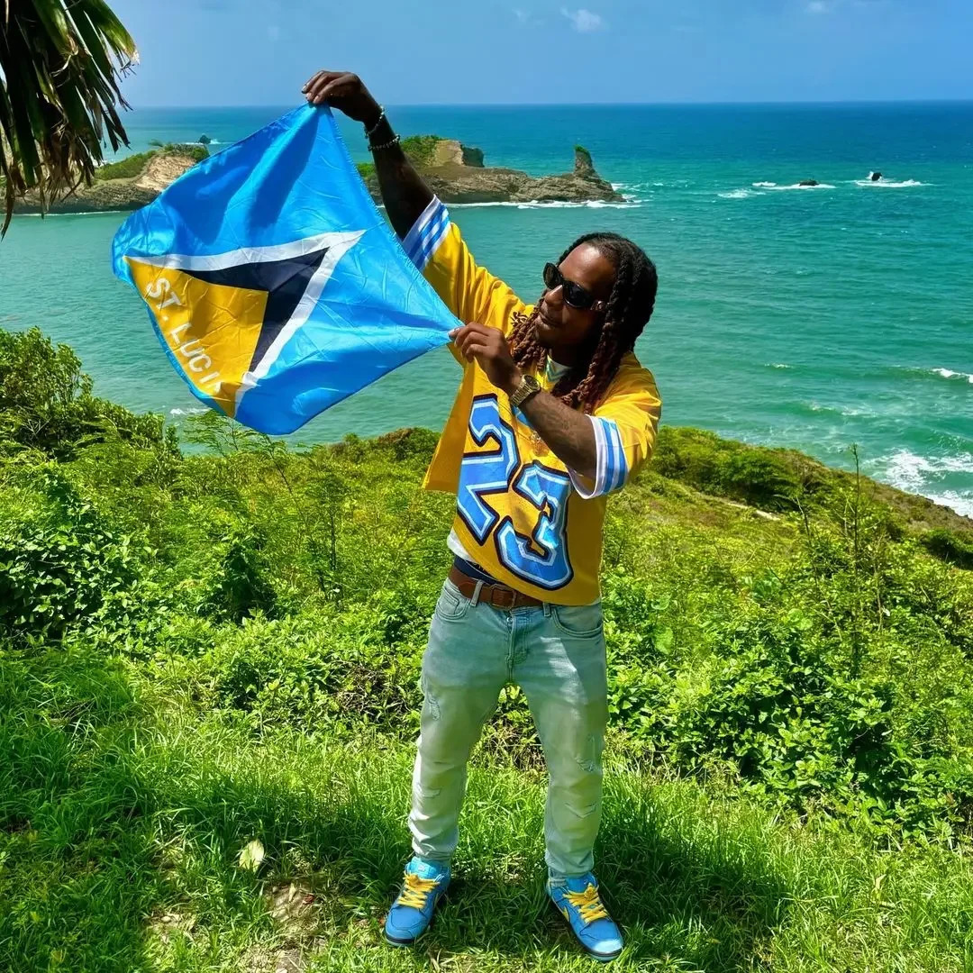 Hip hop mens single breasted with yellow character pattern retro couple summer casual V-neck breathable and comfortable 250225