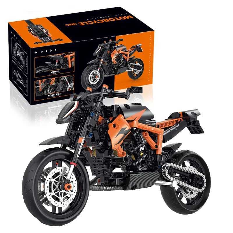 1 8 586PCS High-tech Classic Motorcycle Building Model Blocks Motor City Racer B Toys for Boys Childrens Halloween Gifts Y250227