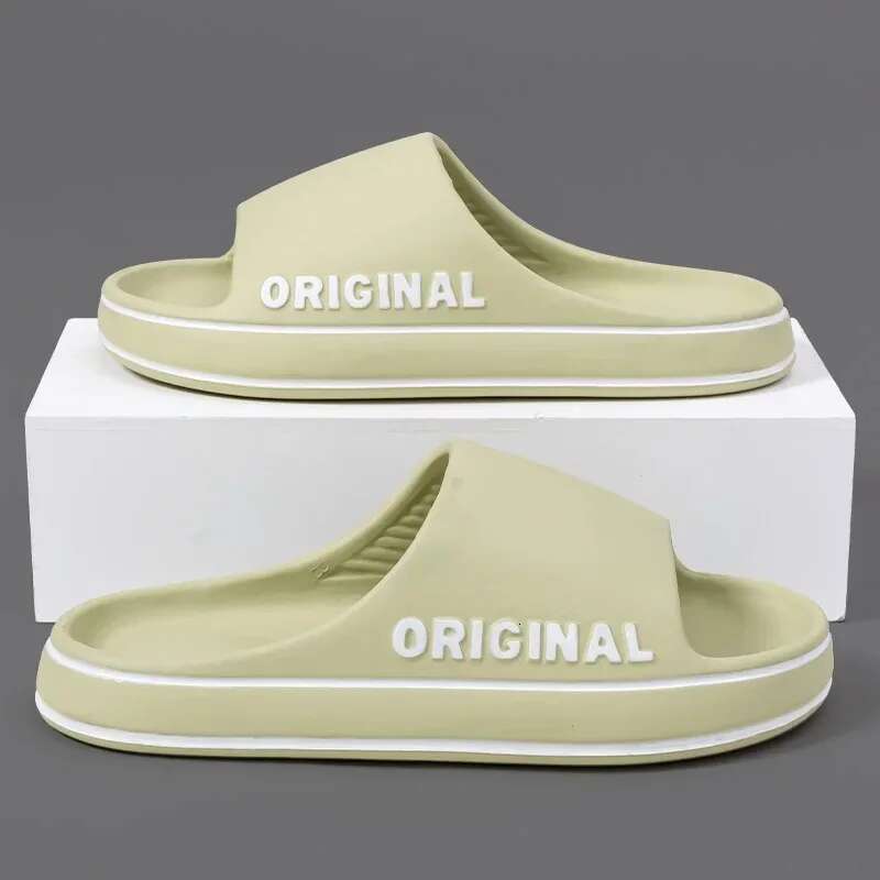 Men's Thick Bottom Summer New Beach Slippers Designer Sandals Bathroom Non Slip Slippers Soft Sandals Simple Fashion Ultra Light Letter Shoes