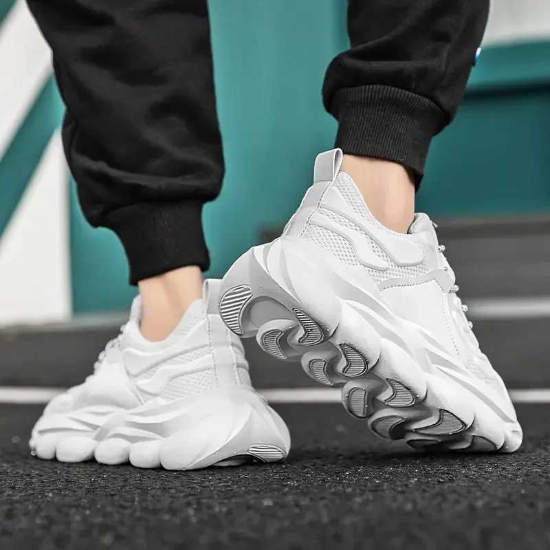 2023 Mens Sneakers New Thick Sole Mens Shoe Leisure Fitness Breathable Fashion Luxury Sports Mesh Running Shoe Tennis for Men Z250411