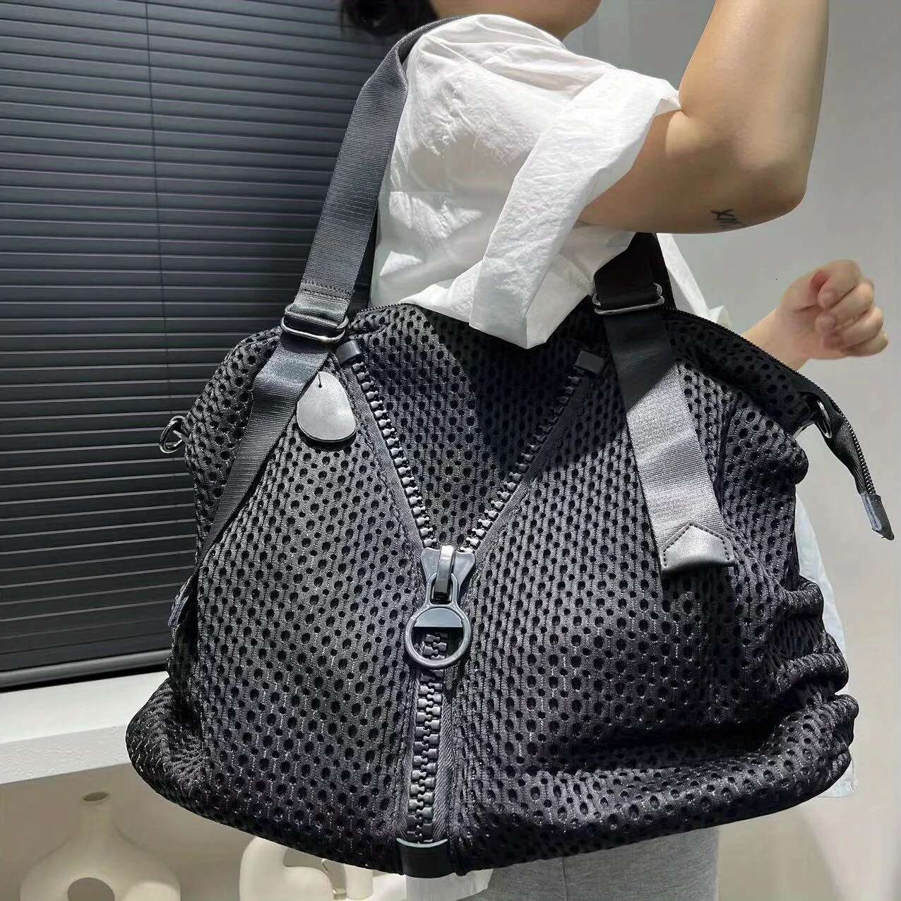 Women's Fashion Nylon Shoulder Capacity Travel Bag Mesh Large Zipper Wide Band Crossbody Handbag