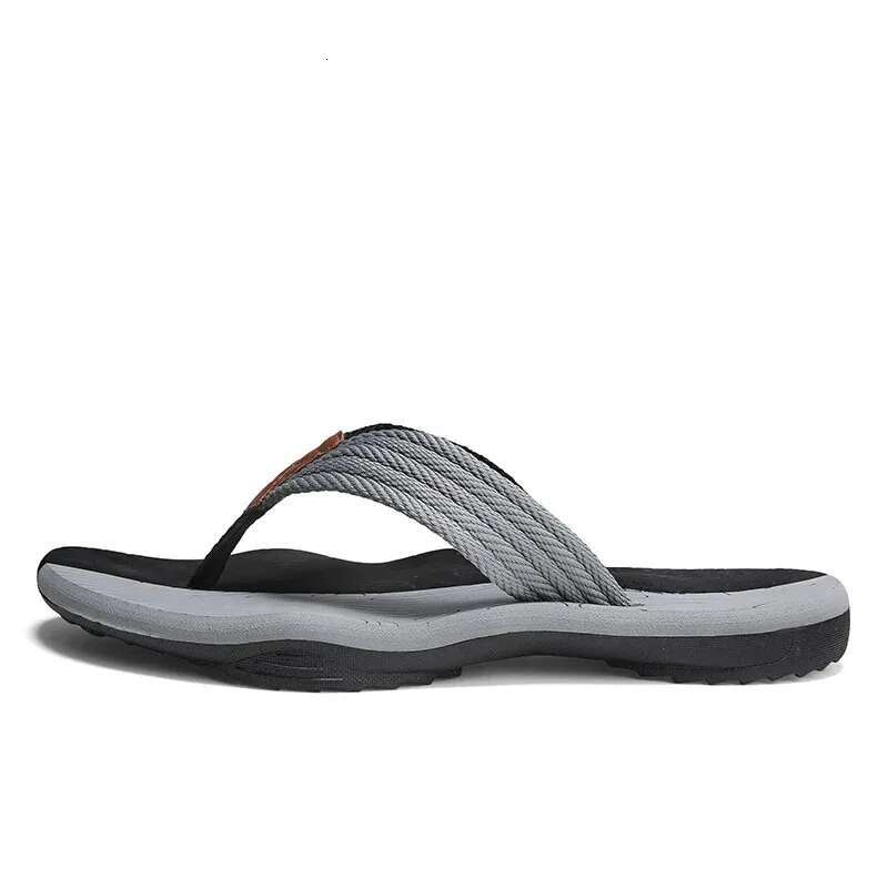 2025 Summer New Men's Slippers Versatile Fashion Designer Sandals Flat Shoes Outdoor Comfortable Casual Slippers Non Slip Beach Men's Sandal