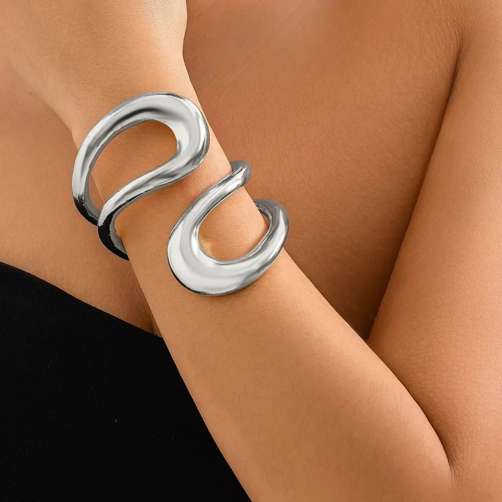 Punk Classic Geometric Twisted Open Bangles for Women Exaggerated Gold Color Heavy Metal Cuff Bracelet Fashion Party Jewelry 250227